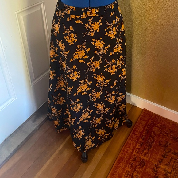0XL Two Piece Ruched Floral Top Maxi Skirt Set / Excellent Condition ๐งก๐ค - Picture 10 of 12